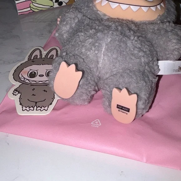 Labubu Exciting Macaron CONFIRMED Sesame Bean - Picture 3 of 7